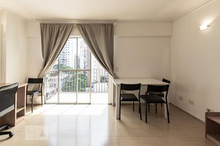 Sala de apartamento à venda com 2 quartos, 66m² em Itaim Bibi, São Paulo