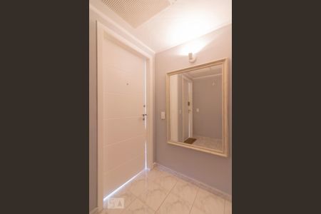 Apartamento à venda com 110m², 3 quartos e 1 vaga Apartamento à venda com 110m², 3 quartos e 1 vagaHall
