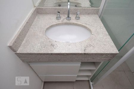 Banheiro de kitnet/studio para alugar com 1 quarto, 32m² em Bela Vista, São Paulo