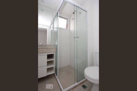 Banheiro de kitnet/studio para alugar com 1 quarto, 32m² em Bela Vista, São Paulo