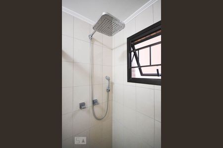 Apartamento à venda com 140m², 4 quartos e 3 vagasChuveiro do Banheiro Suíte 1