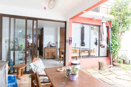 Casa à venda com 283m², 3 quartos e 4 vagasChurrasqueira e Forno - Área Externa