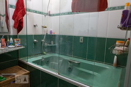 Casa à venda com 283m², 3 quartos e 4 vagasBanheiro da Suíte 1