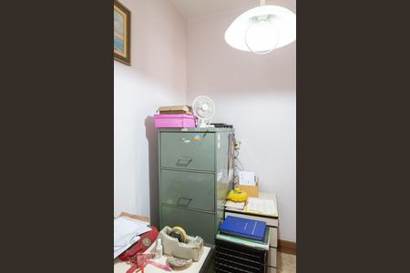 Casa à venda com 283m², 3 quartos e 4 vagasEscritório