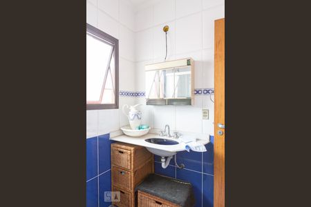 Casa à venda com 283m², 3 quartos e 4 vagasBanheiro da Suíte 2