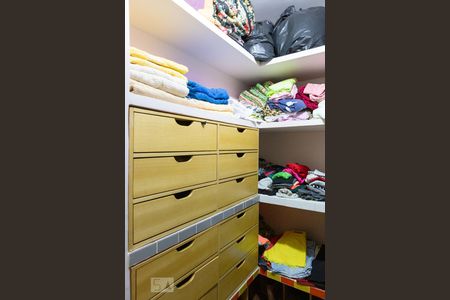 Casa à venda com 283m², 3 quartos e 4 vagasSuíte 3 - Closet