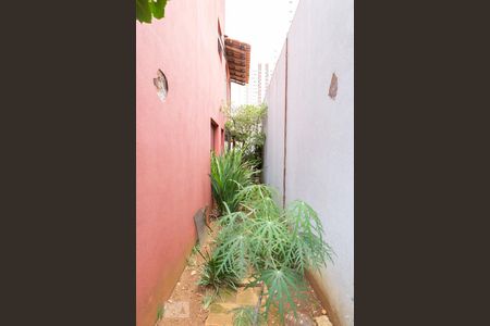 Casa à venda com 283m², 3 quartos e 4 vagasCorredor Externo