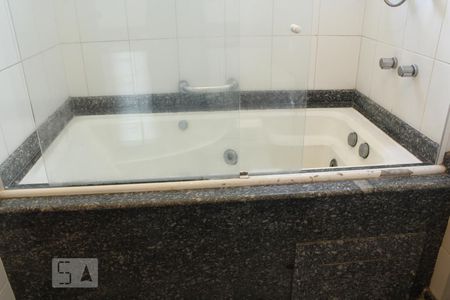 Apartamento à venda com 180m², 4 quartos e 2 vagasBanheiro da Suíte 2