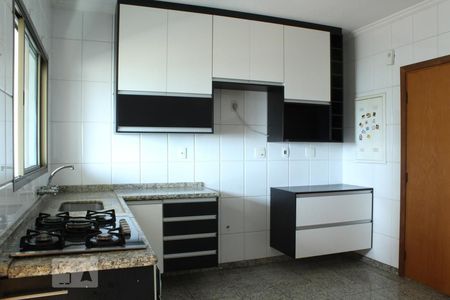 Apartamento à venda com 180m², 4 quartos e 2 vagasCozinha