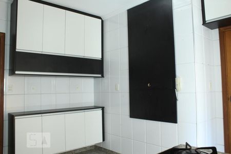 Apartamento à venda com 180m², 4 quartos e 2 vagasCozinha