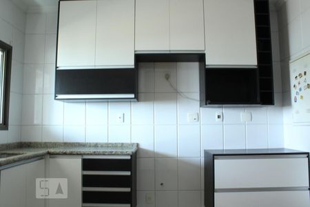 Apartamento à venda com 180m², 4 quartos e 2 vagasCozinha