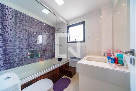 Apartamento à venda com 370m², 4 quartos e 3 vagasBanheiro do Quarto 3