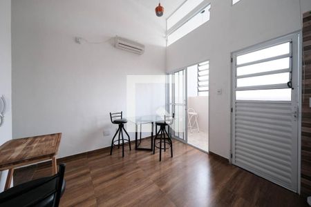 Sala/Cozinha de apartamento para alugar com 2 quartos, 60m² em Jardim Santa Maria, São Paulo