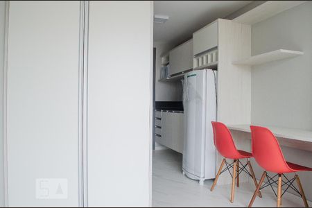 Sala de kitnet/studio para alugar com 1 quarto, 21m² em Centro, Curitiba