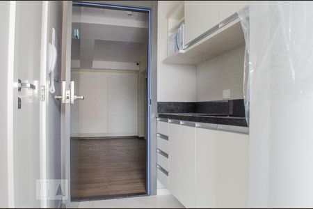 Cozinha de kitnet/studio para alugar com 1 quarto, 21m² em Centro, Curitiba