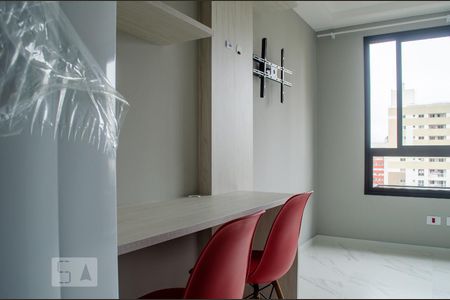 Sala de kitnet/studio para alugar com 1 quarto, 21m² em Centro, Curitiba