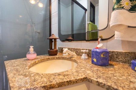 Apartamento à venda com 201m², 4 quartos e 4 vagasBanheiro