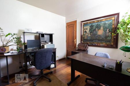 Apartamento à venda com 201m², 4 quartos e 4 vagasEscritório