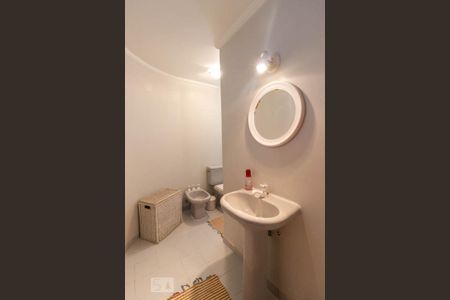 Apartamento à venda com 201m², 4 quartos e 4 vagasBanheiro