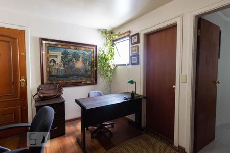 Apartamento à venda com 201m², 4 quartos e 4 vagasEscritório