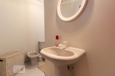 Apartamento à venda com 201m², 4 quartos e 4 vagasBanheiro