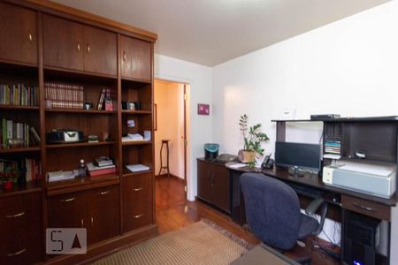 Apartamento à venda com 201m², 4 quartos e 4 vagasEscritório