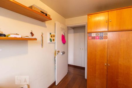 Apartamento à venda com 201m², 4 quartos e 4 vagasQuarto