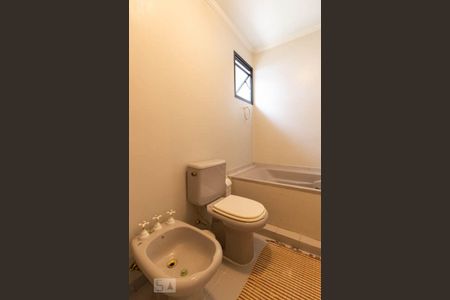 Apartamento à venda com 201m², 4 quartos e 4 vagasBanheiro