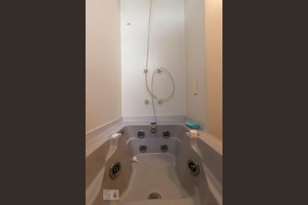 Apartamento à venda com 201m², 4 quartos e 4 vagasBanheiro