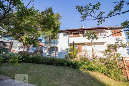 Casa de condomínio à venda com 186m², 3 quartos e 2 vagas Casa de condomínio à venda com 186m², 3 quartos e 2 vagasFachada do Condomínio