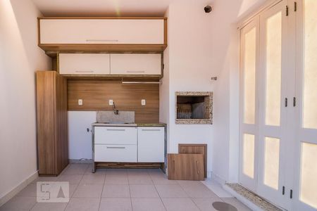 Casa de condomínio à venda com 186m², 3 quartos e 2 vagas Casa de condomínio à venda com 186m², 3 quartos e 2 vagasDetalhe da area de serviço