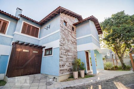 Casa de condomínio à venda com 186m², 3 quartos e 2 vagas Casa de condomínio à venda com 186m², 3 quartos e 2 vagasFachada