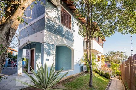 Casa de condomínio à venda com 186m², 3 quartos e 2 vagas Casa de condomínio à venda com 186m², 3 quartos e 2 vagasFachada