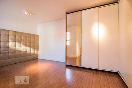 Casa de condomínio à venda com 186m², 3 quartos e 2 vagas Casa de condomínio à venda com 186m², 3 quartos e 2 vagasDormitório3