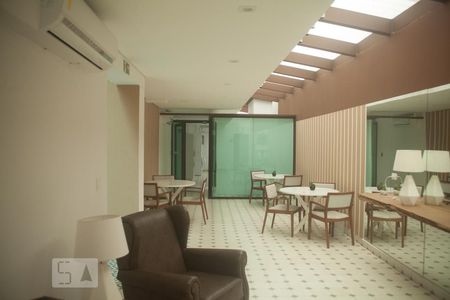 Apartamento à venda com 36m², 1 quarto e 1 vaga Apartamento à venda com 36m², 1 quarto e 1 vagaÁrea comum