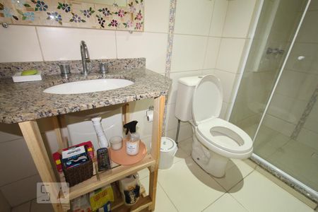 Apartamento para alugar com 65m², 2 quartos e 2 vagasBanheiro