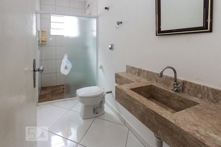 Casa à venda com 105m², 2 quartos e 1 vagaBanheiro