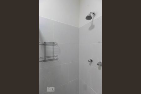Detalhe banheiro de kitnet/studio para alugar com 1 quarto, 38m² em Copacabana, Rio de Janeiro