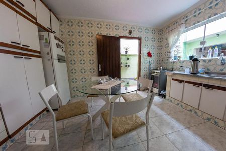 Casa para alugar com 177m², 4 quartos e 2 vagasCozinha