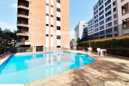 Apartamento à venda com 150m², 4 quartos e 2 vagasÁrea comum - Piscina