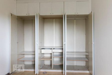 Quarto 2 - Armários de apartamento para alugar com 2 quartos, 70m² em Asa Norte, Brasília