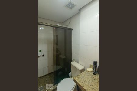 Apartamento à venda com 230m², 4 quartos e 2 vagas Apartamento à venda com 230m², 4 quartos e 2 vagasBanheiro da Suíte 2