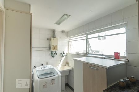 Apartamento à venda com 230m², 4 quartos e 2 vagas Apartamento à venda com 230m², 4 quartos e 2 vagasÁrea de Serviço