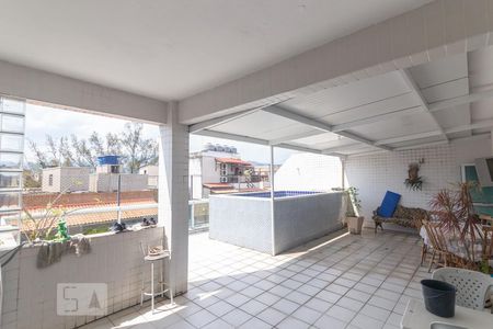 Apartamento à venda com 230m², 4 quartos e 2 vagas Apartamento à venda com 230m², 4 quartos e 2 vagasÁrea Convivência