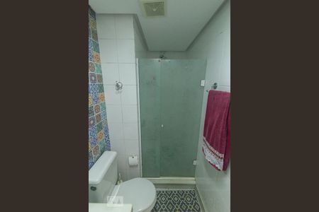 Apartamento à venda com 230m², 4 quartos e 2 vagas Apartamento à venda com 230m², 4 quartos e 2 vagasBanheiro 3