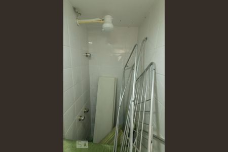 Apartamento à venda com 230m², 4 quartos e 2 vagas Apartamento à venda com 230m², 4 quartos e 2 vagasBanheiro de Serviço