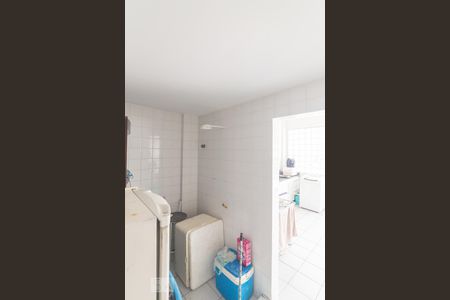 Apartamento à venda com 230m², 4 quartos e 2 vagas Apartamento à venda com 230m², 4 quartos e 2 vagasBanheiro de Serviço 2