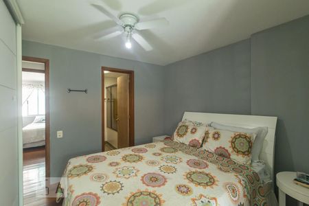 Apartamento à venda com 230m², 4 quartos e 2 vagas Apartamento à venda com 230m², 4 quartos e 2 vagasSuíte 1