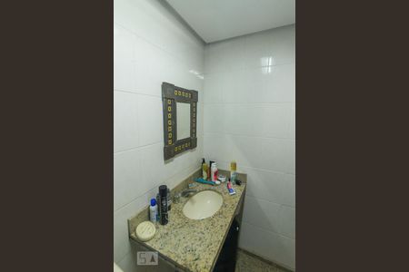Apartamento à venda com 230m², 4 quartos e 2 vagas Apartamento à venda com 230m², 4 quartos e 2 vagasBanheiro da Suíte 2