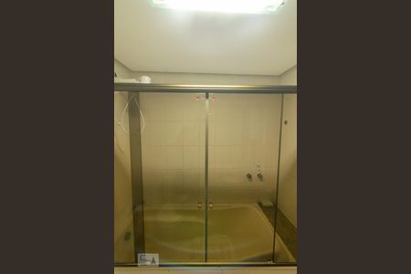Apartamento à venda com 230m², 4 quartos e 2 vagas Apartamento à venda com 230m², 4 quartos e 2 vagasBanheiro da Suíte 1